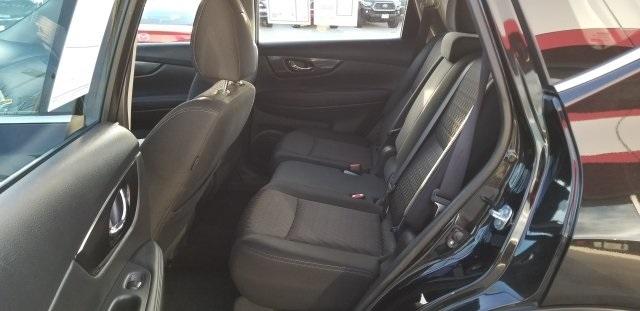 6949-nissan-rogue-2017-22117