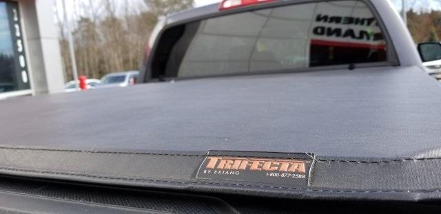 6975-toyota-tundra-2017-