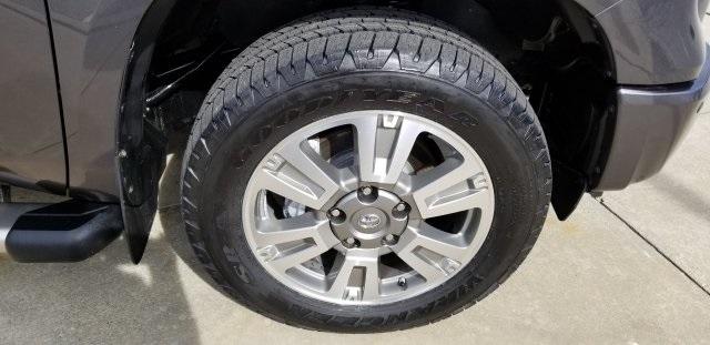6979-toyota-tundra-2017-