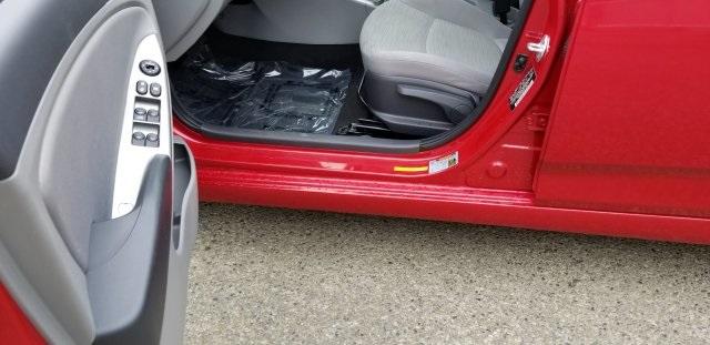 6998-hyundai-accent-2017-16412f45