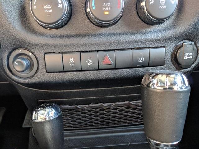 7063-jeep-wrangler-2017-jkjp74