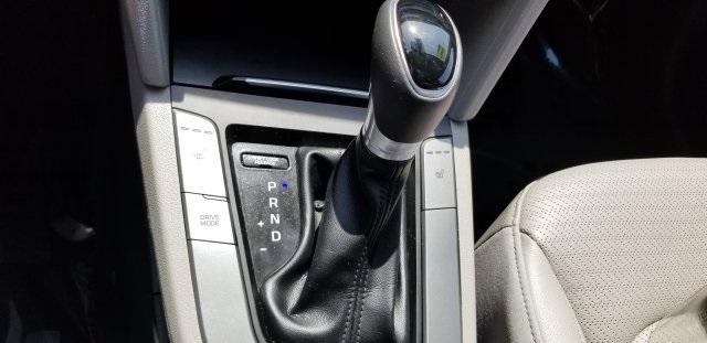 7137-hyundai-elantra-2017-47452f4p