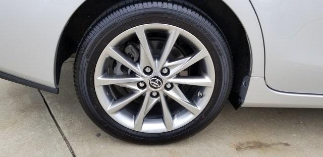 7190-toyota-priusv-2017-1249