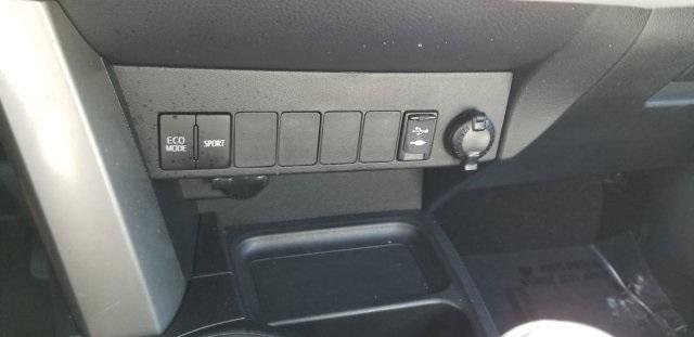 7425-toyota-rav4-2018-