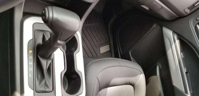 7468-chevrolet-colorado-2018-12p43