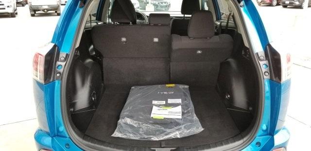 7509-toyota-rav4-2018-
