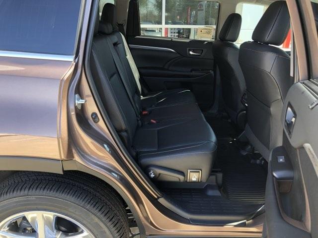 7623-toyota-highlander-2019-6956