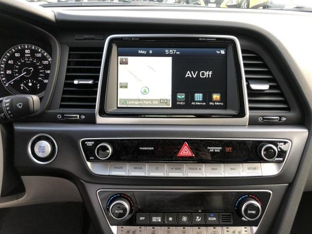 7773-hyundai-sonataplug-inhybrid-2019-l0432f4p