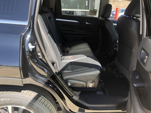 7799-toyota-highlander-2019-6953