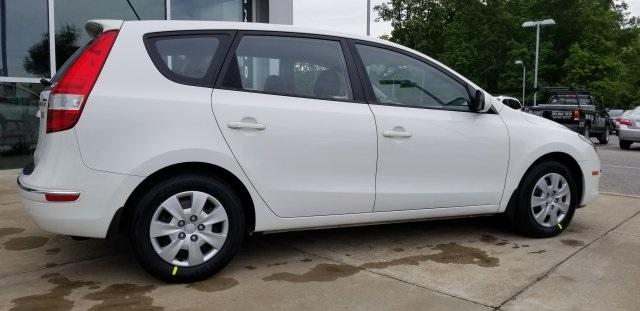 7876-hyundai-elantratouring-2011-d0502f45