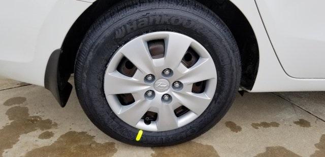 7884-hyundai-elantratouring-2011-d0502f45