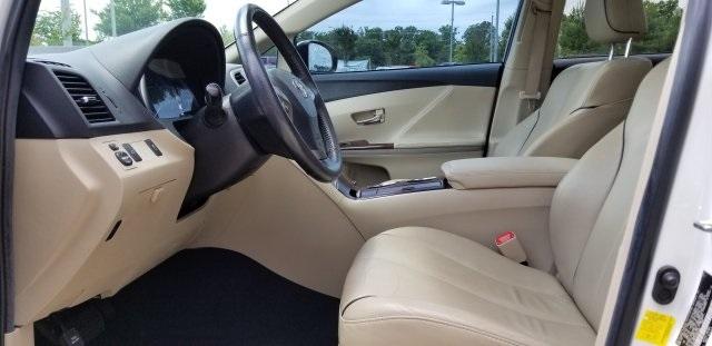 7914-toyota-venza-2011-2822