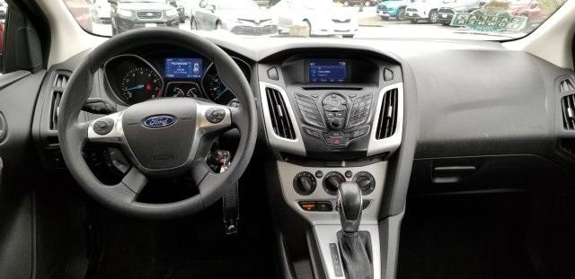 8102-ford-focus-2014-p3f
