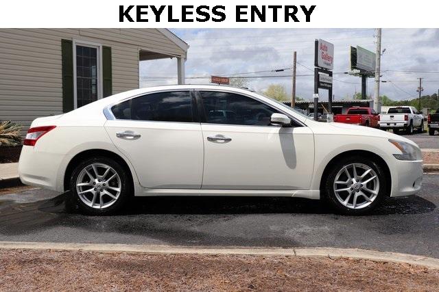 811-nissan-maxima-2011-16211