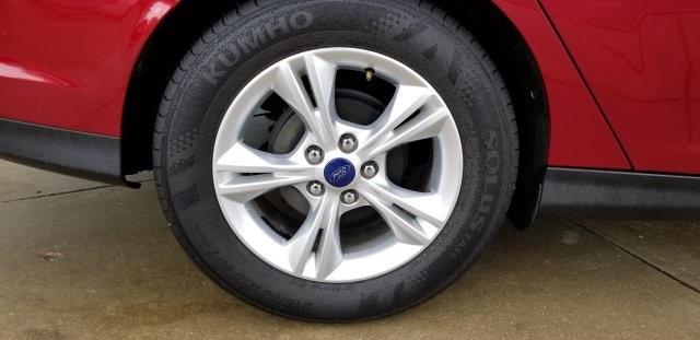 8111-ford-focus-2014-p3f