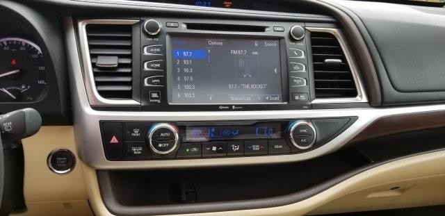 8232-toyota-highlander-2014-