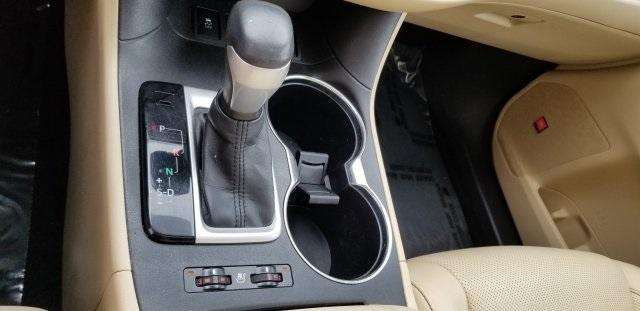 8233-toyota-highlander-2014-