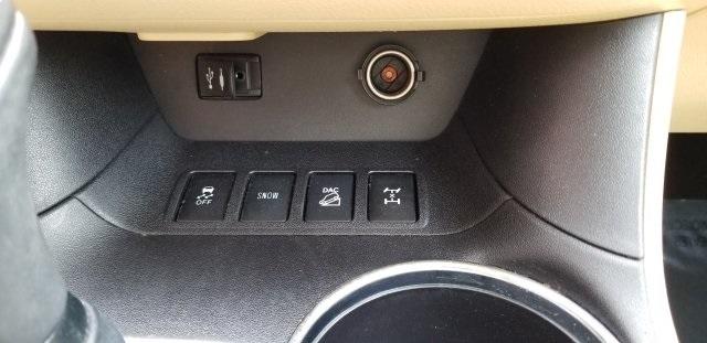 8234-toyota-highlander-2014-