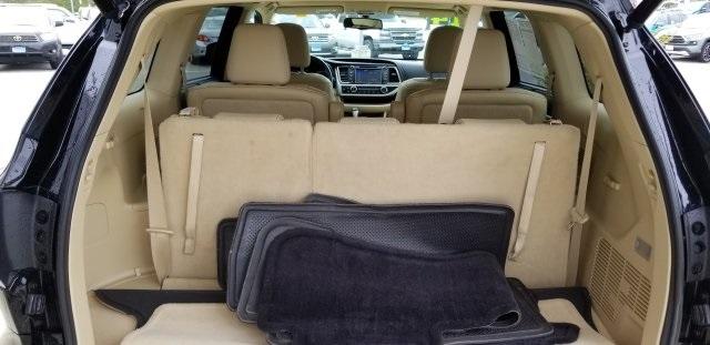 8243-toyota-highlander-2014-