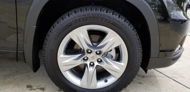 8244-toyota-highlander-2014-