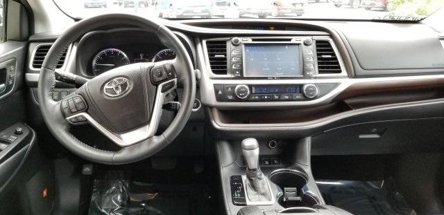 8276-toyota-highlander-2014-highlander