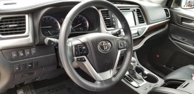 8277-toyota-highlander-2014-highlander