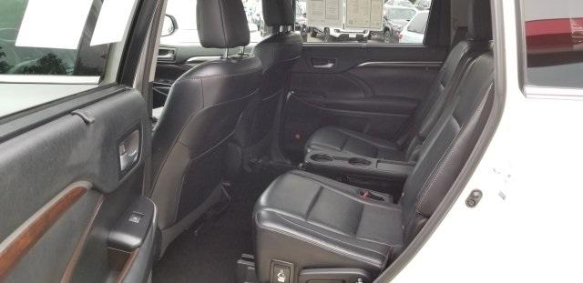 8282-toyota-highlander-2014-highlander