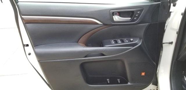 8284-toyota-highlander-2014-highlander