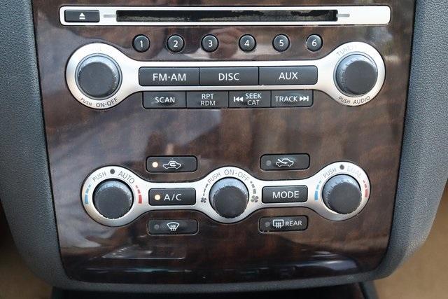 829-nissan-maxima-2011-16211
