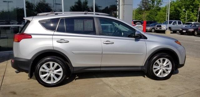 8313-toyota-rav4-2015-4452