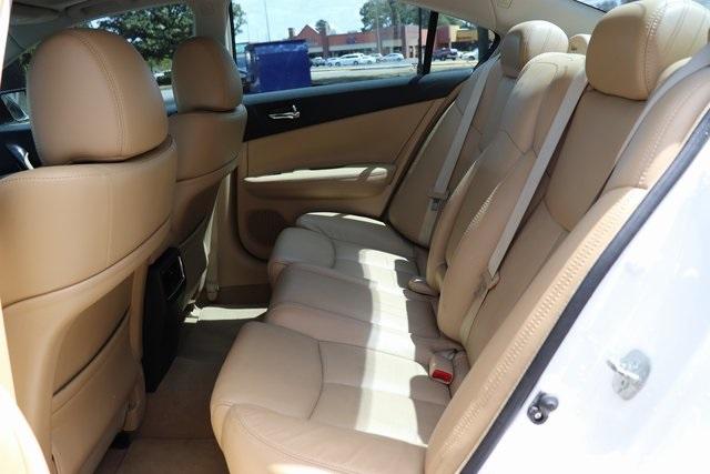 835-nissan-maxima-2011-16211