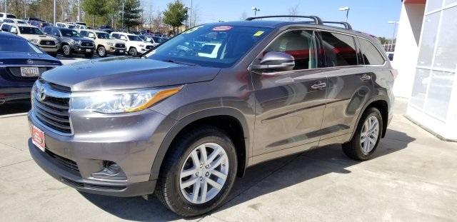 8397-toyota-highlander-2015-