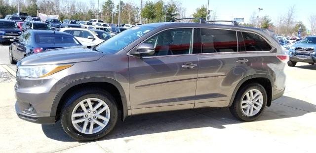 8398-toyota-highlander-2015-