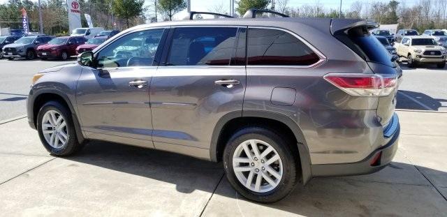 8399-toyota-highlander-2015-