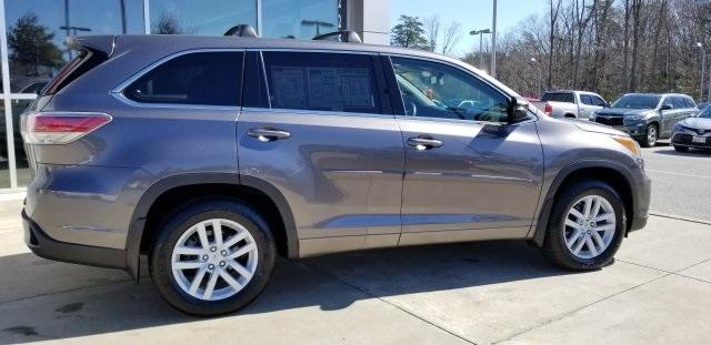 8403-toyota-highlander-2015-