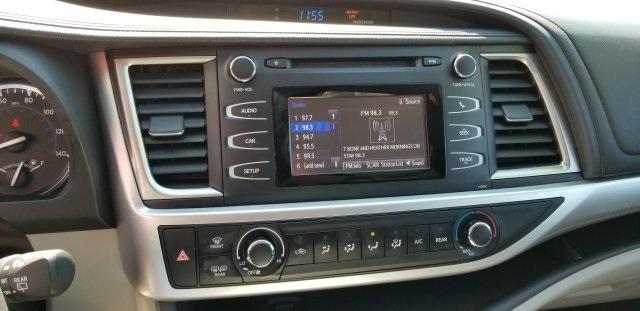 8407-toyota-highlander-2015-