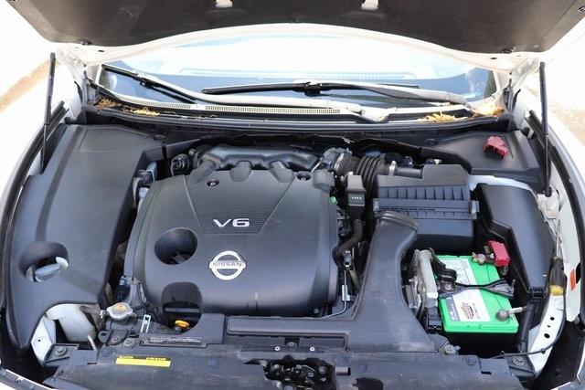 844-nissan-maxima-2011-16211