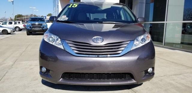 8491-toyota-sienna-2015-5328