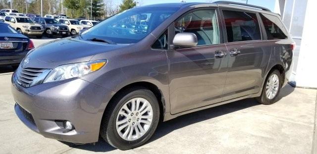 8492-toyota-sienna-2015-5328