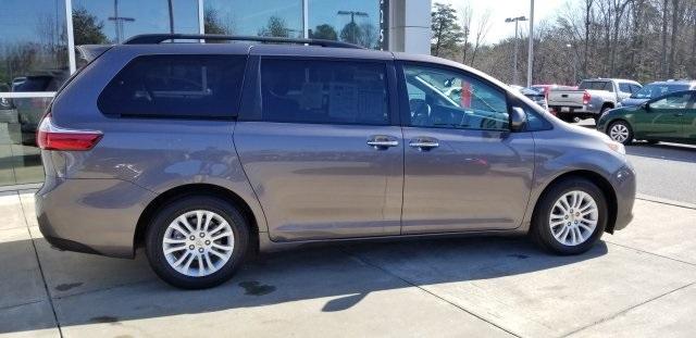8496-toyota-sienna-2015-5328