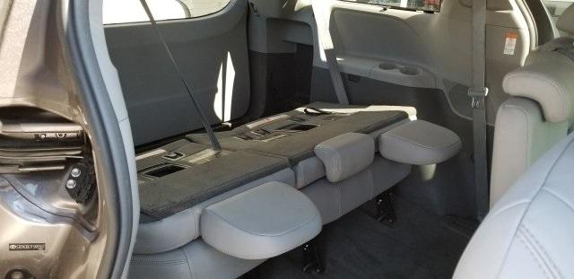 8507-toyota-sienna-2015-5328