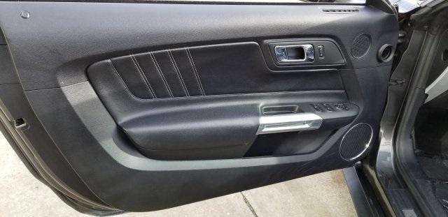 8649-ford-mustang-2016-p8u