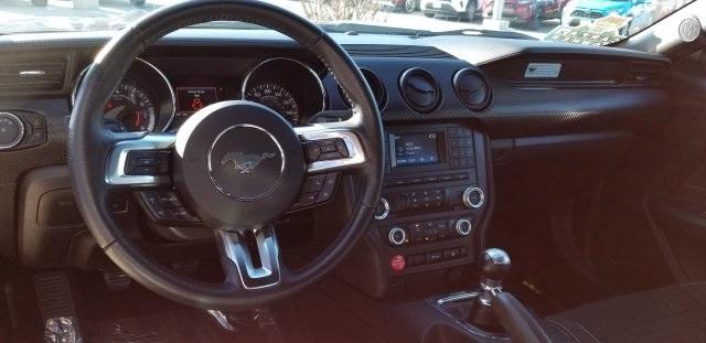8716-ford-mustang-2016-p8c
