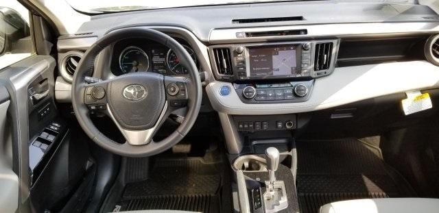 8856-toyota-rav4hybrid-2016-4454