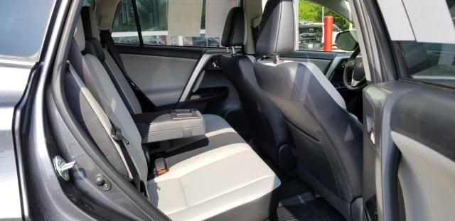 8860-toyota-rav4hybrid-2016-4454