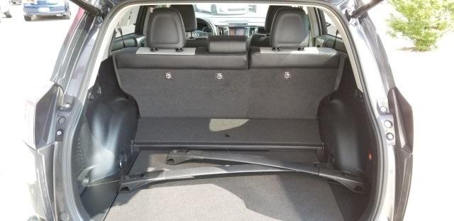 8864-toyota-rav4hybrid-2016-4454
