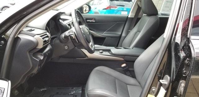 8914-lexus-is-2016-9510
