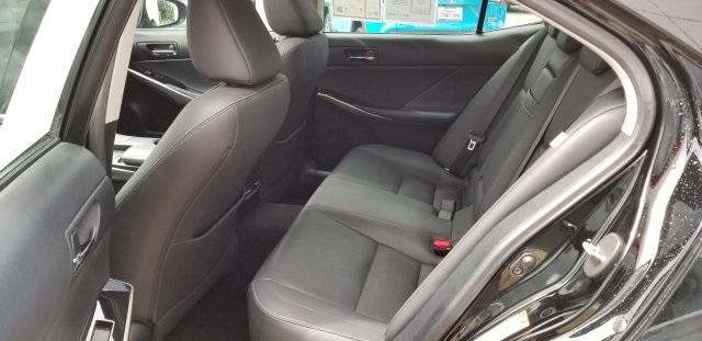8922-lexus-is-2016-9510