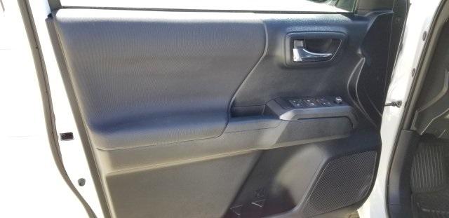 8945-toyota-tacoma-2016-