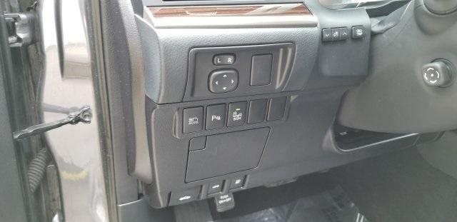 8971-lexus-es-2016-9000